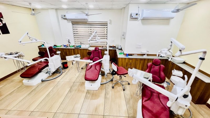Spacious Treatment Bays with Ergonomic Chairs